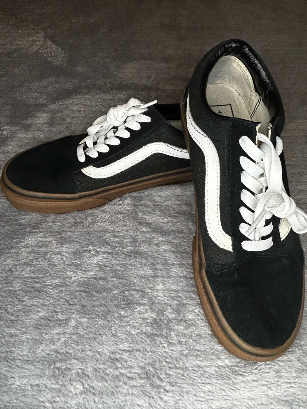 VANS Shoes Off the Wall Old Skool Black w/ Gum Sole Men’s Size 5/Women Size 6.5